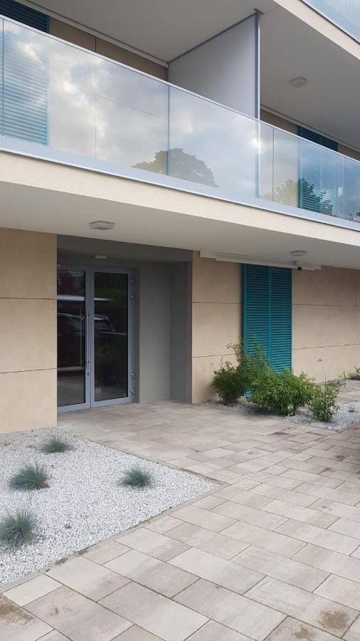 Uroczy Apartament Happy 01 Z Widokowym Tarasen Na Dachu - Tuz Przy Plazy !!! Niechorze Exterior photo